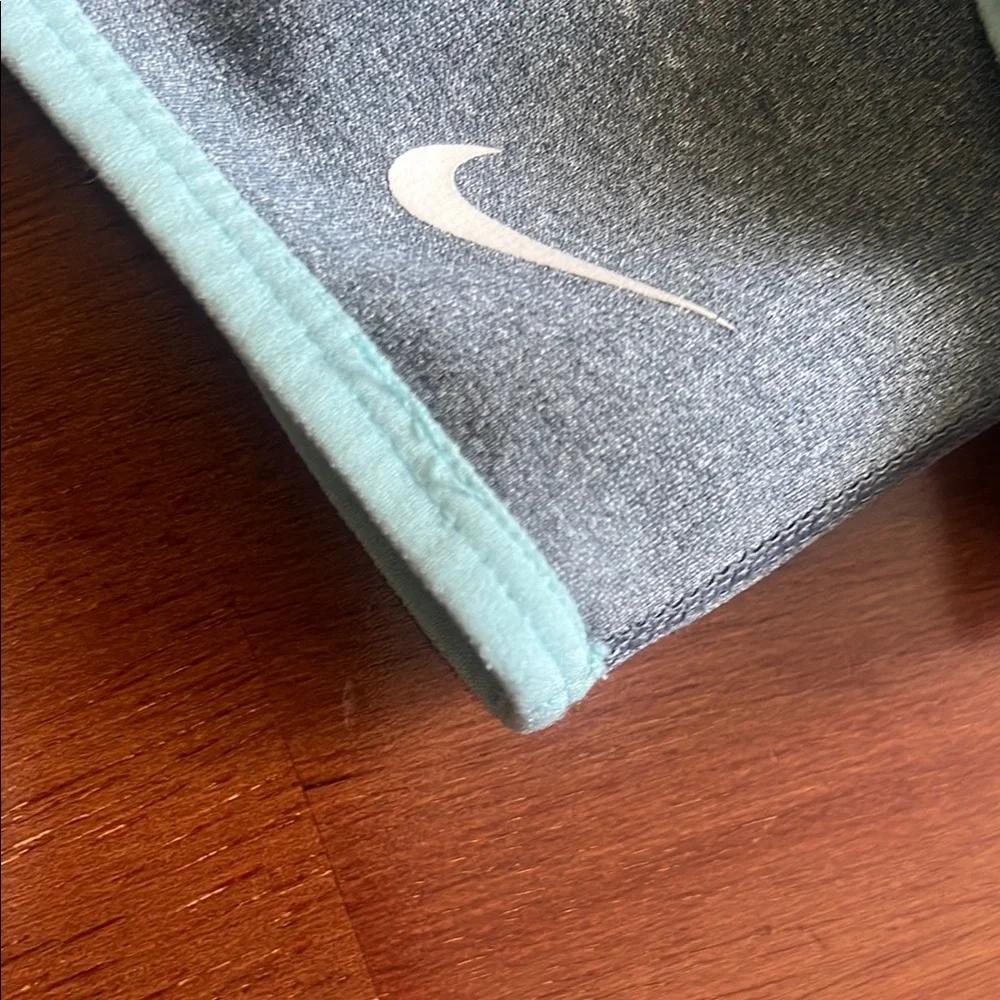 Nike Hoodie Sweater - Picture 3 of 6